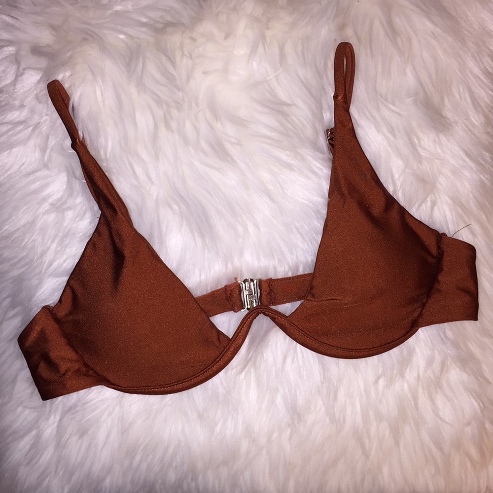 ✨NEW Shimmering bikini top✨